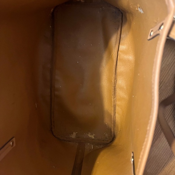 Micheal Kors tote - Picture 3 of 3